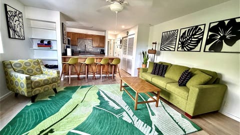 Bed, Living room, Photo of the whole room, kitchen