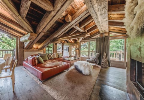 Chalet Montanum, 9 pax - Courchevel, Bed & Breakfast Chalet in Saint-Bon-Tarentaise