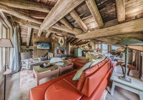 Chalet Montanum, 9 pax - Courchevel, Bed & Breakfast Chalet in Saint-Bon-Tarentaise