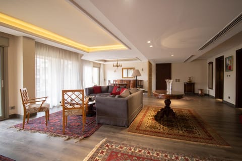 Living room, Seating area