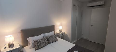 Bed, Photo of the whole room, Bedroom, wardrobe, air conditioner