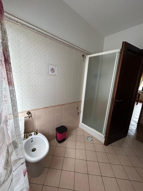 Shower, Toilet, Bathroom, bidet