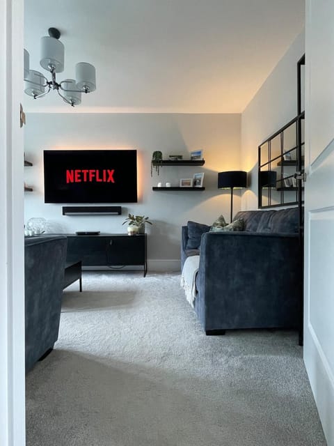 Luxury 3 Bedroom Home - 15mins to Birkdale Open House in West Lancashire District