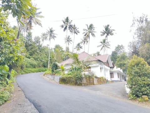 Property building, Natural landscape, Garden view, Street view