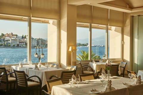 Restaurant/places to eat, Sea view, Breakfast