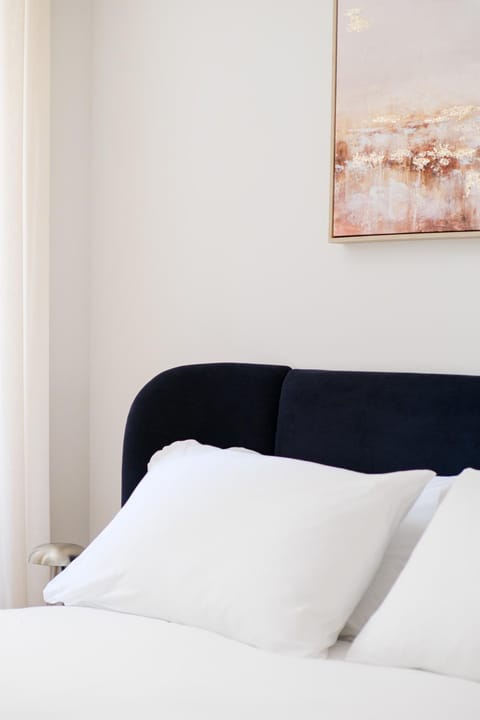 Garden Double Suite - 3 min walk to Bernina Express Bed and Breakfast in Province of Brescia