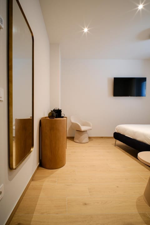 Garden Double Suite - 3 min walk to Bernina Express Bed and Breakfast in Province of Brescia