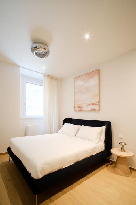 Garden Double Suite - 3 min walk to Bernina Express Bed and Breakfast in Province of Brescia