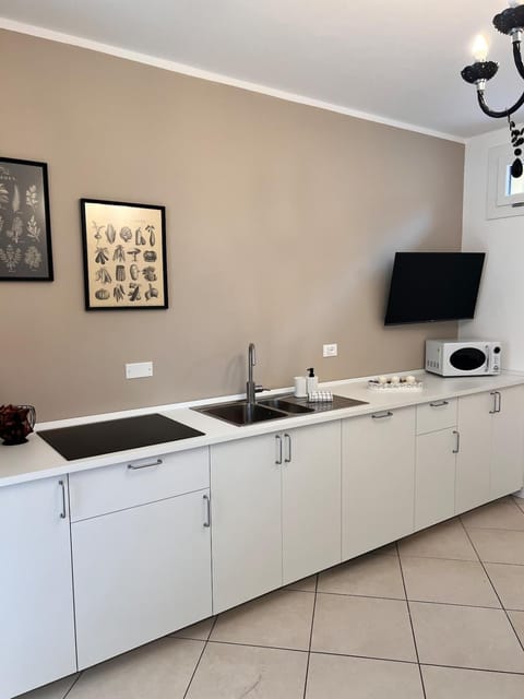 TV and multimedia, Kitchen or kitchenette