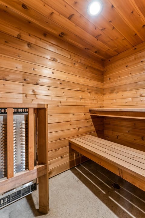 Fun on Floan Point House in East Gull Lake