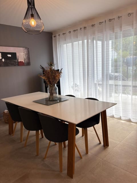 Maison "Aux Jolis Lauriers" Apartment in Valence