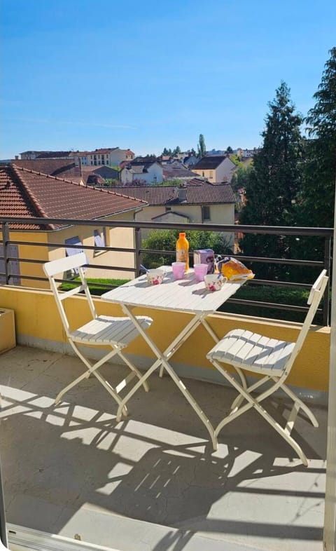 Central-parking-balcon-confortable Apartment in Auvergne-Rhône-Alpes