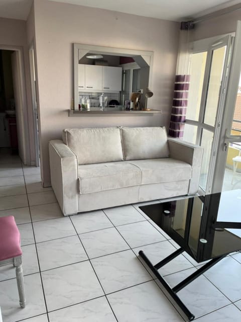 Central-parking-balcon-confortable Apartment in Auvergne-Rhône-Alpes