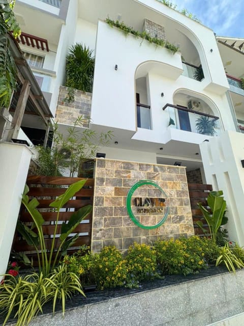 Property building, Day