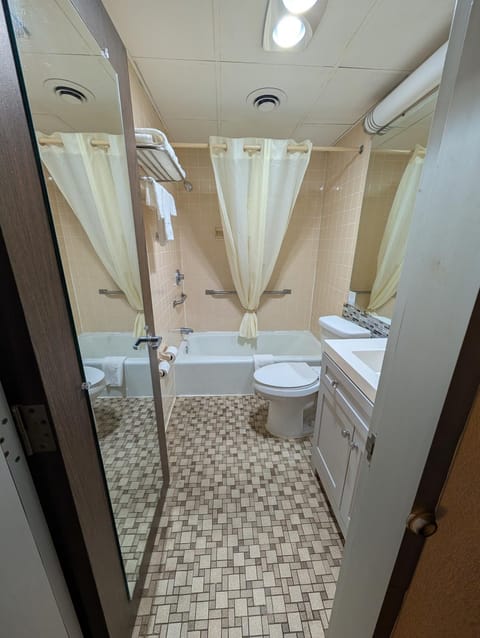 Forsythia Inn & Suites Hotel in Forsyth