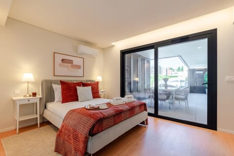 Bed, Balcony/Terrace, Bedroom, air conditioner