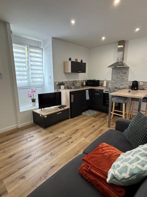 TV and multimedia, Coffee/tea facilities, Living room, microwave, stove