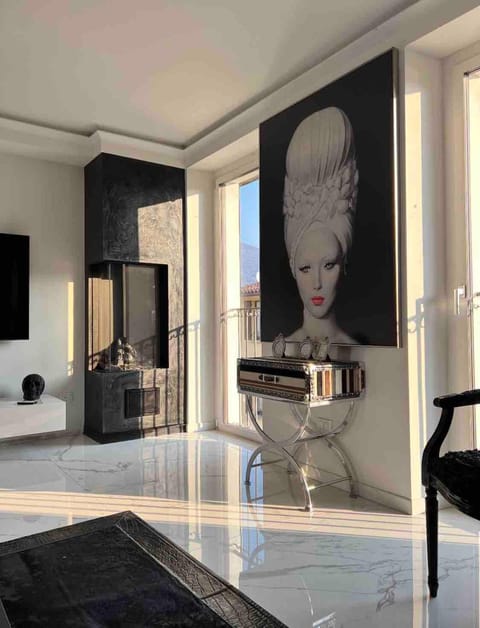 Luxury modern apartment on the lake Apartment in Province of Brescia