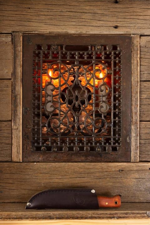 Cozy Cabin Style Apt Private 1st Flr 1 Bdrm Cabin in Torrington