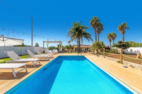 Day, Pool view, Swimming pool, sunbed