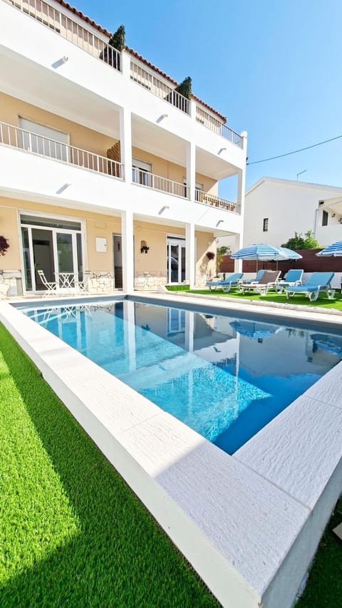 Property building, Garden view, Pool view, Swimming pool, sunbed