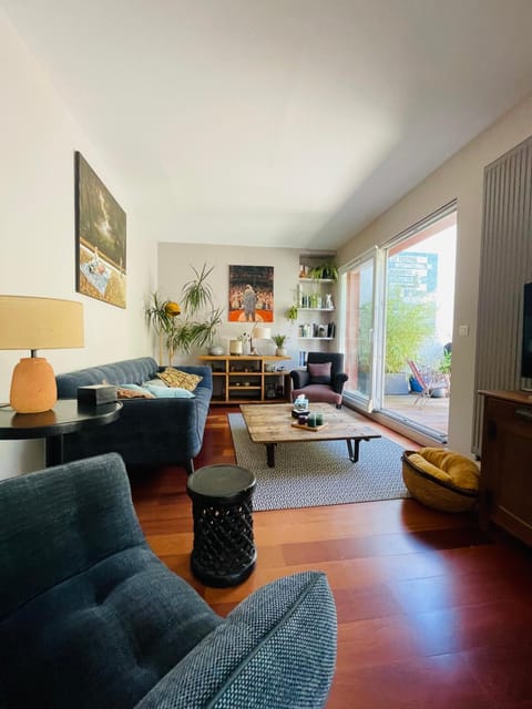 Communal lounge/ TV room, TV and multimedia, Living room