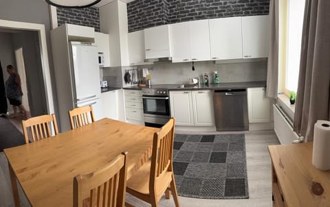 Kitchen or kitchenette, Dining area, dishwasher, oven, pet friendly, stove, toaster