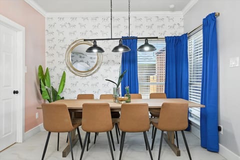 5BD 3BA Pool Oasis Come Rest Relax & Recharge House in Burleson