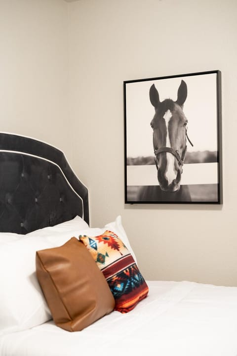 12D- In-unit Washer & Dryer - Free Parking - Fast Wi-Fi Apartment in Cypress