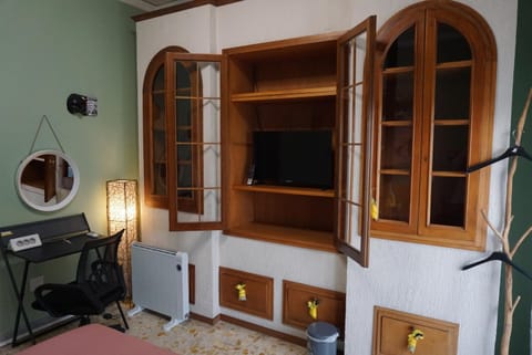 TV and multimedia, Photo of the whole room, Seating area, heating, wardrobe