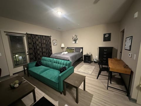 Harbor Hollow-Studio 2 mins to Renasant Apartment in Memphis