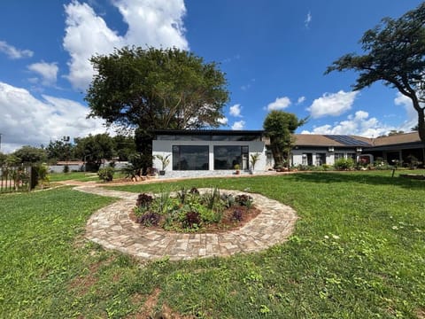 Property building, Children play ground, Children play ground, Garden, Garden, Business facilities, Garden view