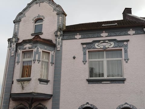Property building, Day