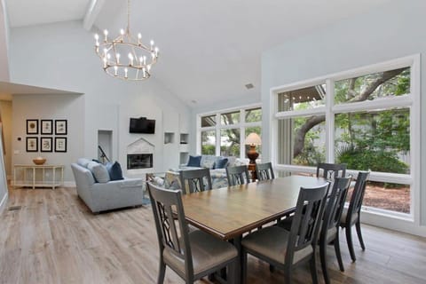 Direct Beach Path & Pool Near The Salty Dog Cafe House in Hilton Head Island