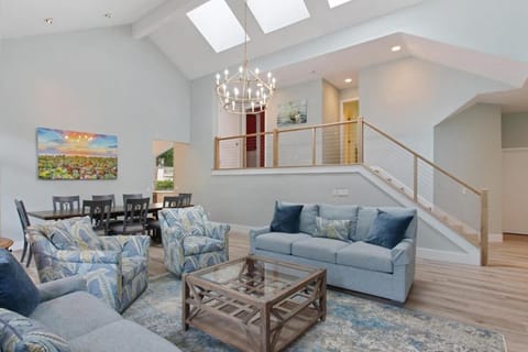 Direct Beach Path & Pool Near The Salty Dog Cafe House in Hilton Head Island