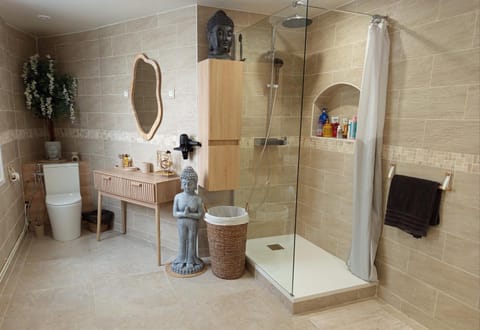 Elohan House Bed and Breakfast in Pontoise