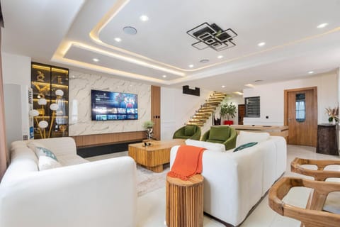 Living room, Seating area