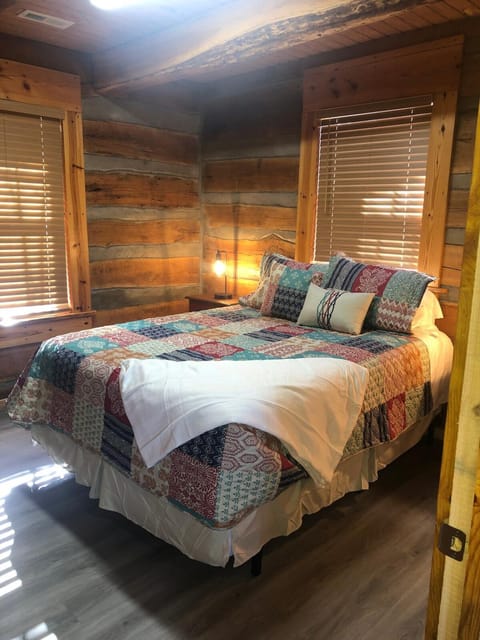 Lookout Mtn cabin with a view Cabin in Alabama