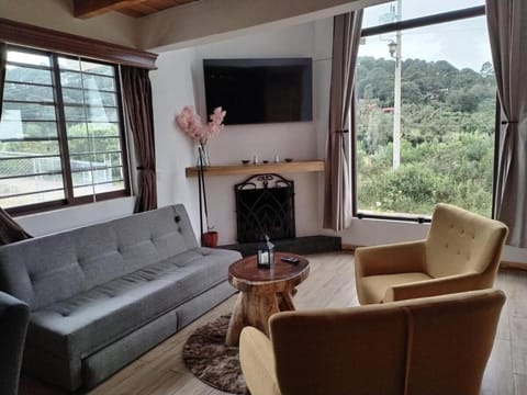 Communal lounge/ TV room