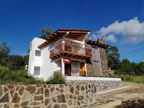 Escape to a dreamy cabin Cabin in State of Michoacán