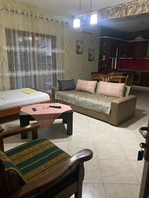 Living room, Photo of the whole room, Seating area