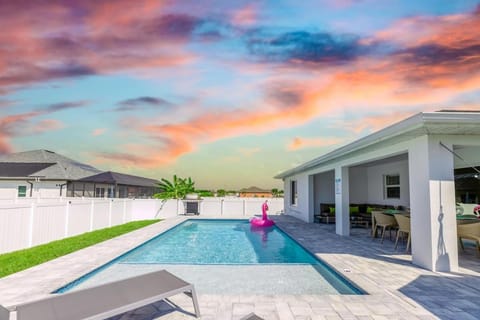 Patio, Pool view, Swimming pool