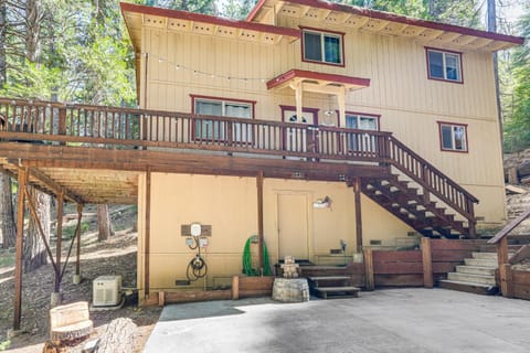 Hike, Swim, Golf Family Retreat in Arnold! House in Arnold