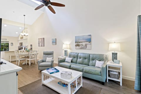 7502 Treetops Villa Pet-Friendly Walk to the Beach Villa in South Forest Beach