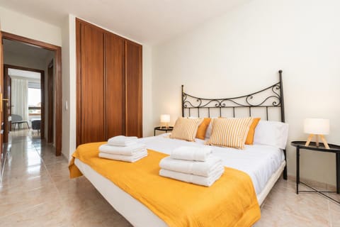 Bed, Photo of the whole room, Bedroom, towels, wardrobe