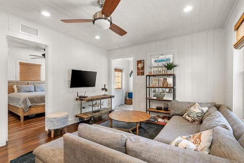 Historic Key Largo Cottage House in Key Largo