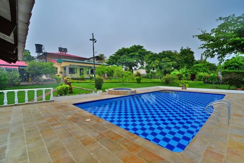 Day, Garden, Hot Tub, Garden view, Pool view, Swimming pool, sunbed