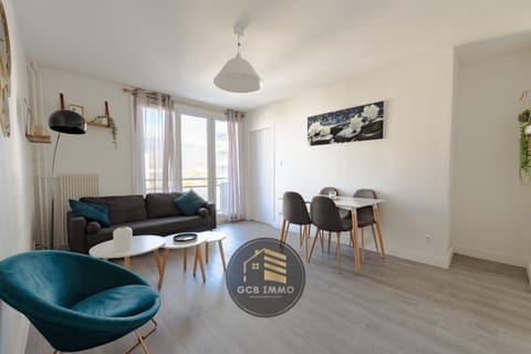 TV and multimedia, Living room, Dining area