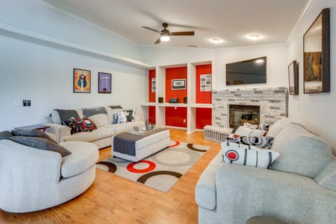 Pool, Spa and Mountain Views Apple Valley Retreat! House in Apple Valley