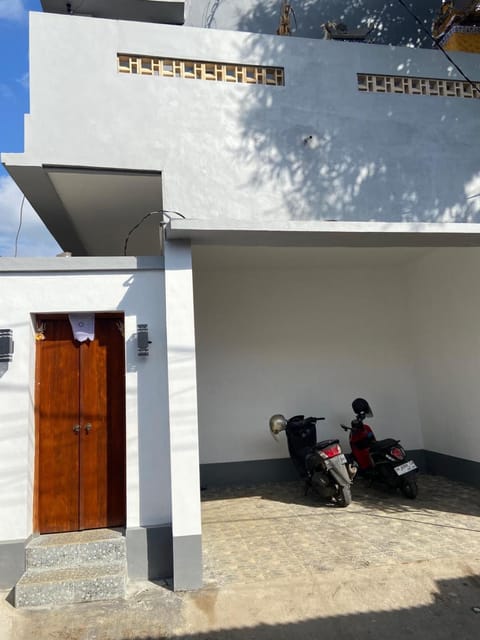 Property building, Day